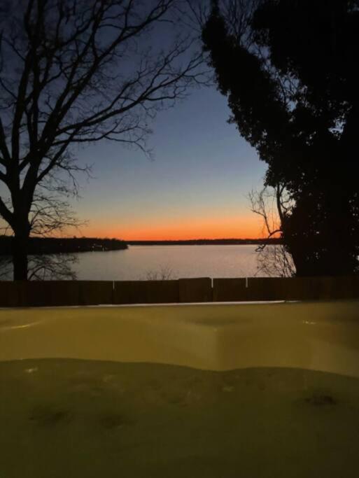 פורט וושינגטון 2 Bedroom Newly Renovated Waterfront Home; 10 Min From Mgm & The Gaylord מראה חיצוני תמונה